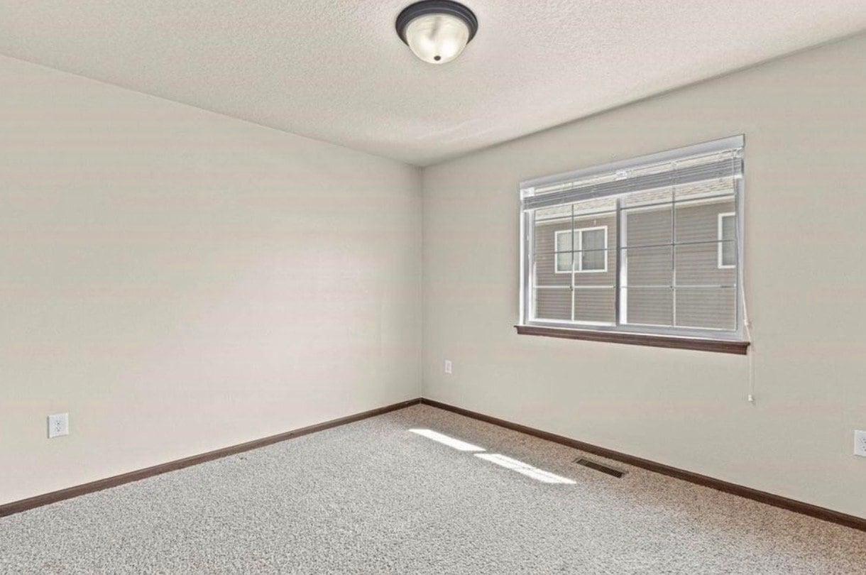 Building Photo - 1659 Burr Dr