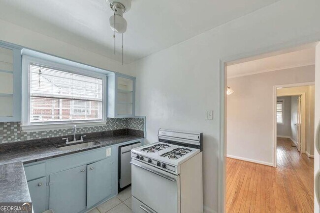 Building Photo - 60 Delmont Dr NE
