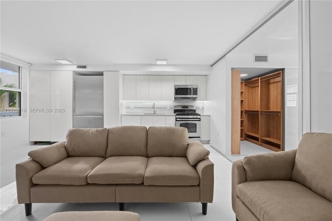 Building Photo - 301 Jefferson Ave