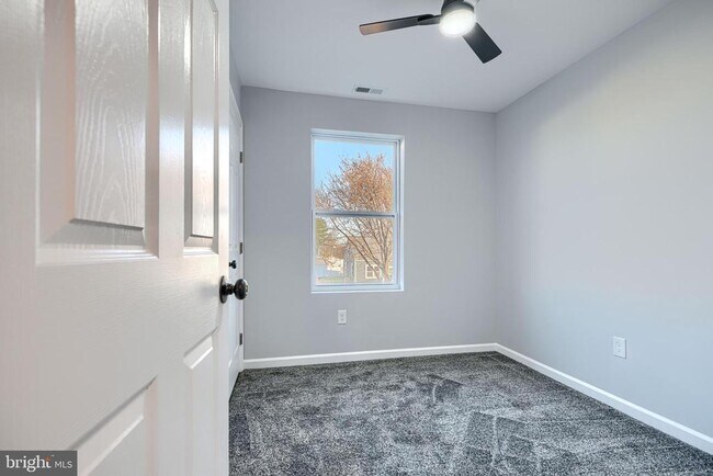 Building Photo - 9 Avenal Rd