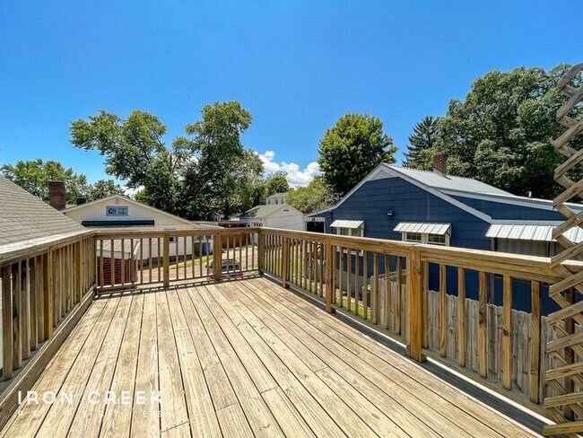 Building Photo - 21 Brevard Rd