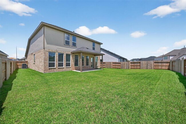 Building Photo - 32006 Medallion Oaks Trl