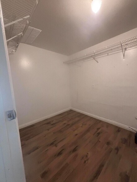 Building Photo - 83632 Manzanita Ave