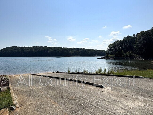 Building Photo - 9215 Long Hollow Rd