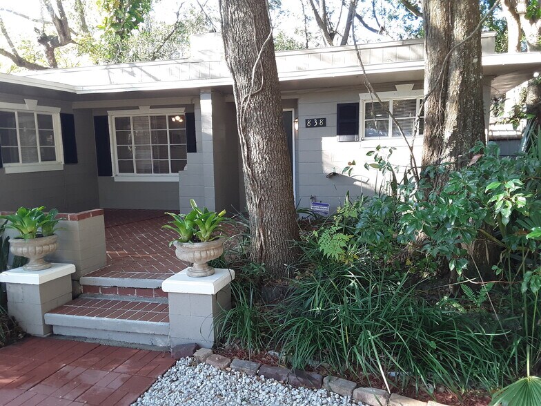 Building Photo - 838 Rosalia Dr