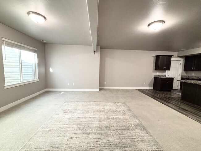 Building Photo - 11528 S 4055 W