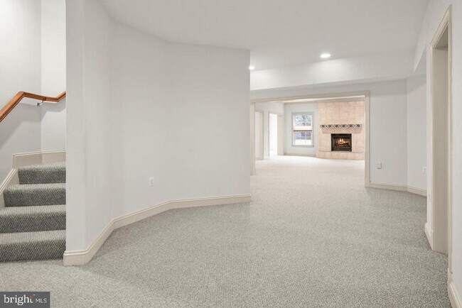 Building Photo - 6251 Linway Terrace
