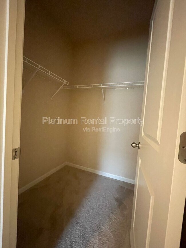 Building Photo - 5755 Rialto Way