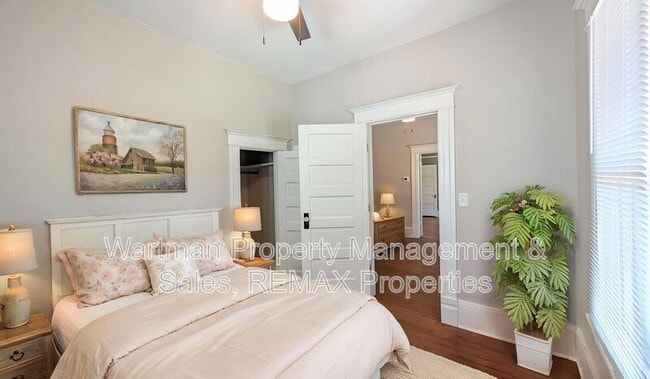 Building Photo - 1016 W Cucharras St