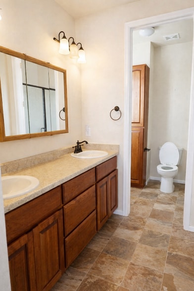 Building Photo - 515 Andrew Dr