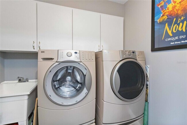 Building Photo - 9797 Portofino Dr