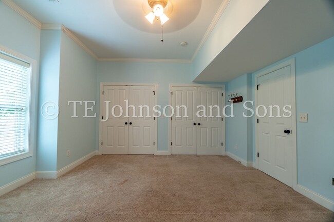 Building Photo - Luxury Living in Lewisville