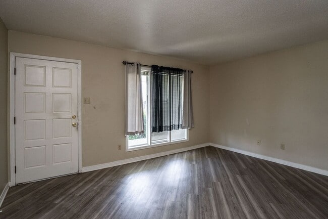 Building Photo - 3 bedroom West Little Rock home