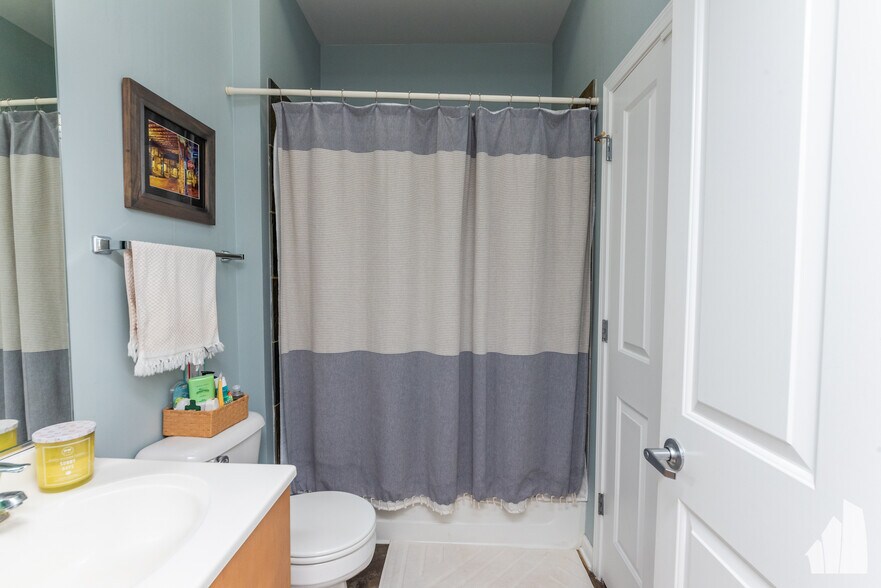 Building Photo - 1464 S MICHIGAN Ave