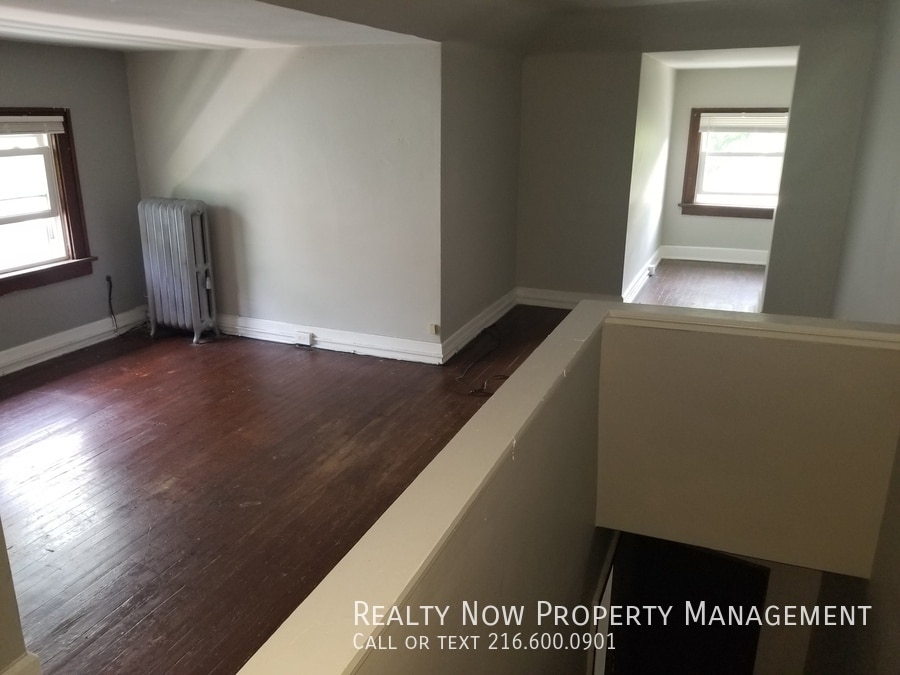 Building Photo - 3149 E Derbyshire Rd