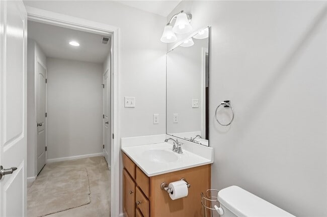 Building Photo - 443 Isabella Ct