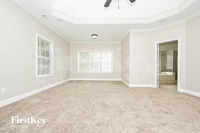 Building Photo - 489 Glouchester Dr