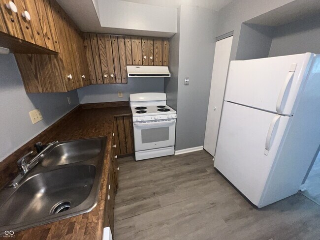Building Photo - 1310 Millerwood Ct