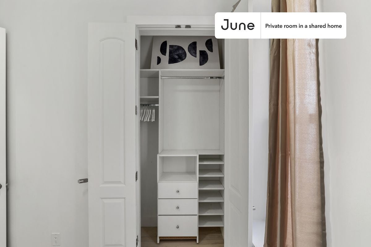 Building Photo - Room in Shared 4 bed/2 bath home in West Harlem