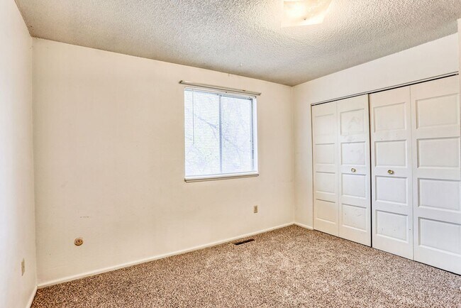 Building Photo - 836 Winchester Dr