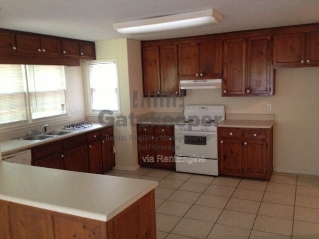 Building Photo - 125 Elberta Dr