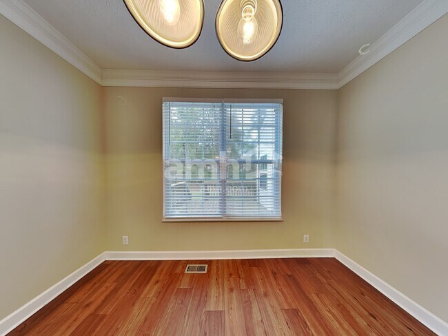 Building Photo - 2608 Welshcrest Dr