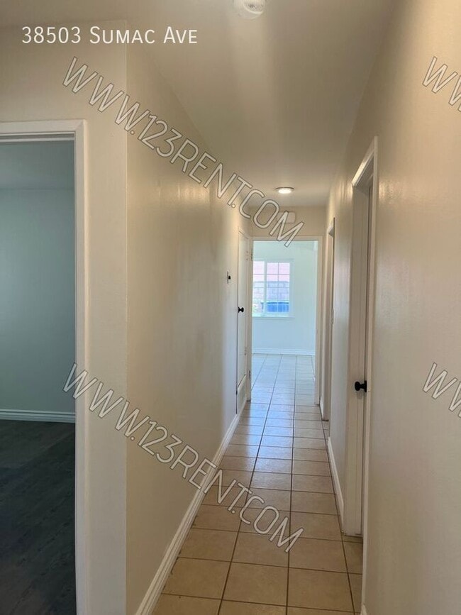 Building Photo - 38503 Sumac Ave