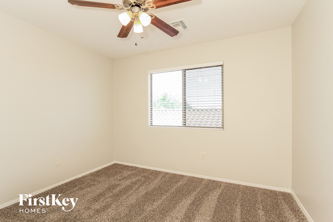Building Photo - 8423 S Egyptian Dr