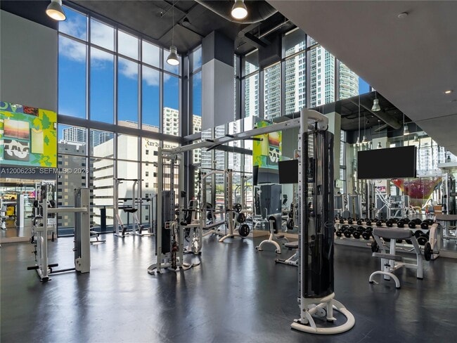Building Photo - 1010 Brickell Ave