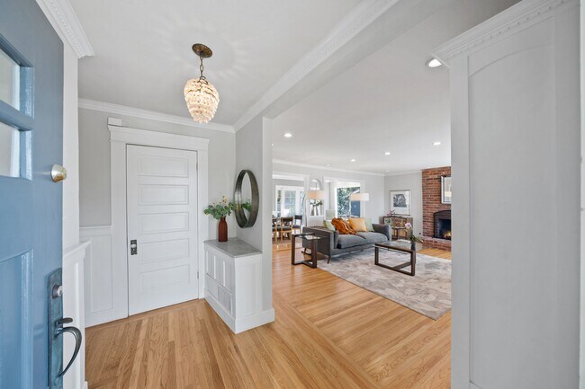 Building Photo - 35 Franciscan Way