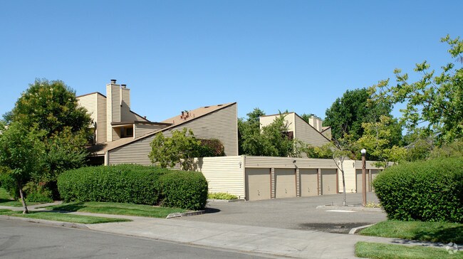 Building Photo - Valley View Townhomes