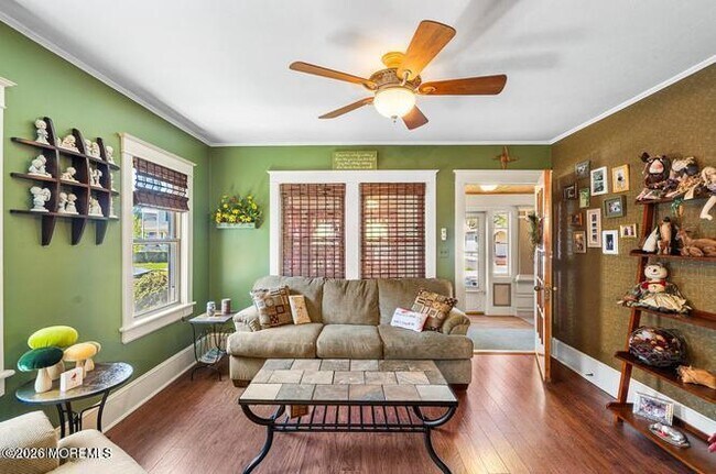 Building Photo - 15 Kiawah Ave