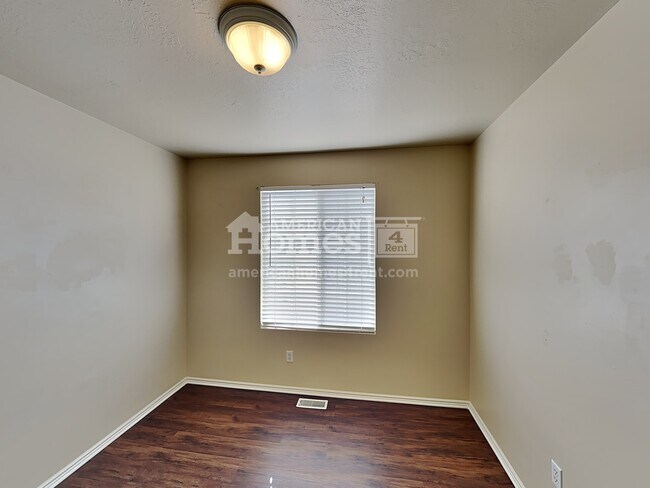 Building Photo - 2196 W 1570 N