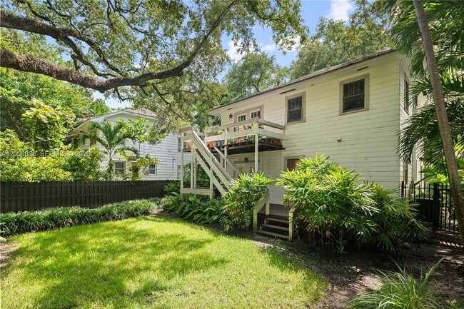 Building Photo - 743 NW 9th Ave