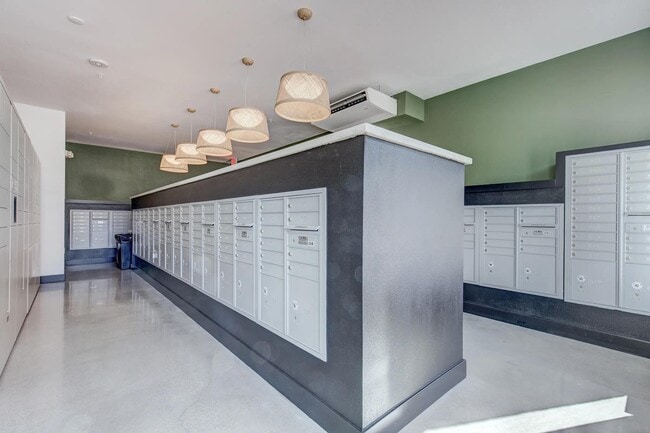 Building Photo - 185 Polaris Pointe