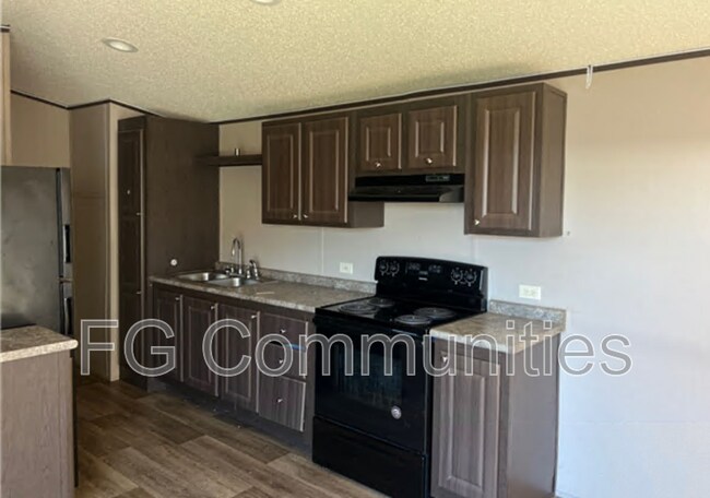 Building Photo - 20 Coach Crest Dr