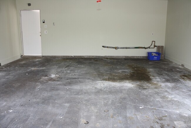 Building Photo - Superb Dual Master Townhome!