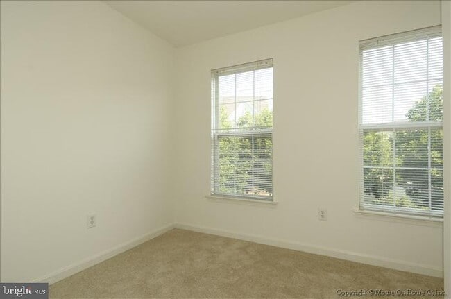 Building Photo - 52 Golden Ash Way