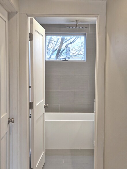 Building Photo - 70 Tufts St