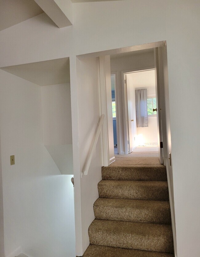 Building Photo - 609 Southland Ave