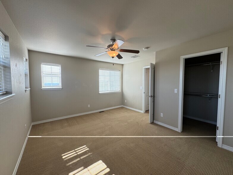 Building Photo - 475 Eclipse Dr
