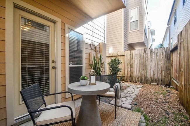 Building Photo - 2135 Stacy Knoll