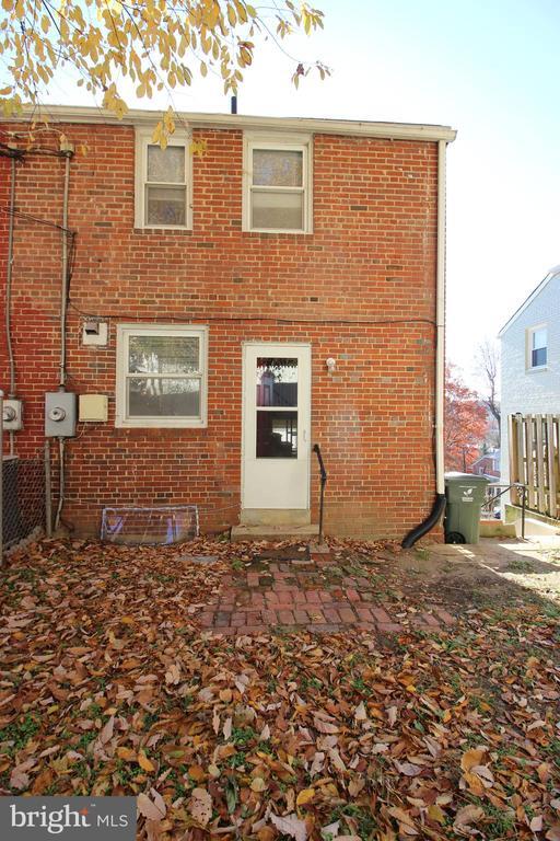 Building Photo - 3719 S Kemper Rd