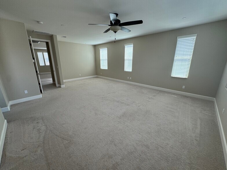 Building Photo - 4319 Echo Lake Way