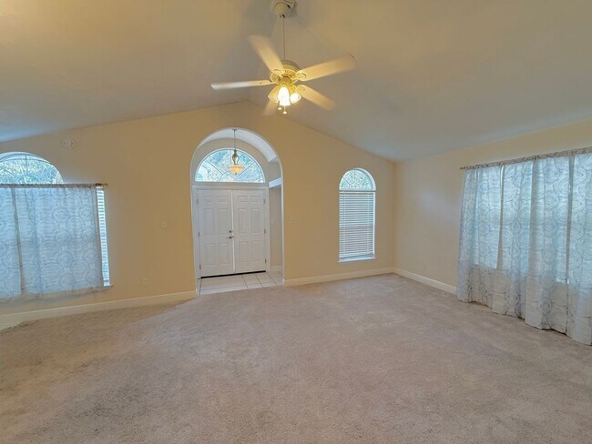 Building Photo - Charming 3BR Home in a Prime Tallahassee Location!!