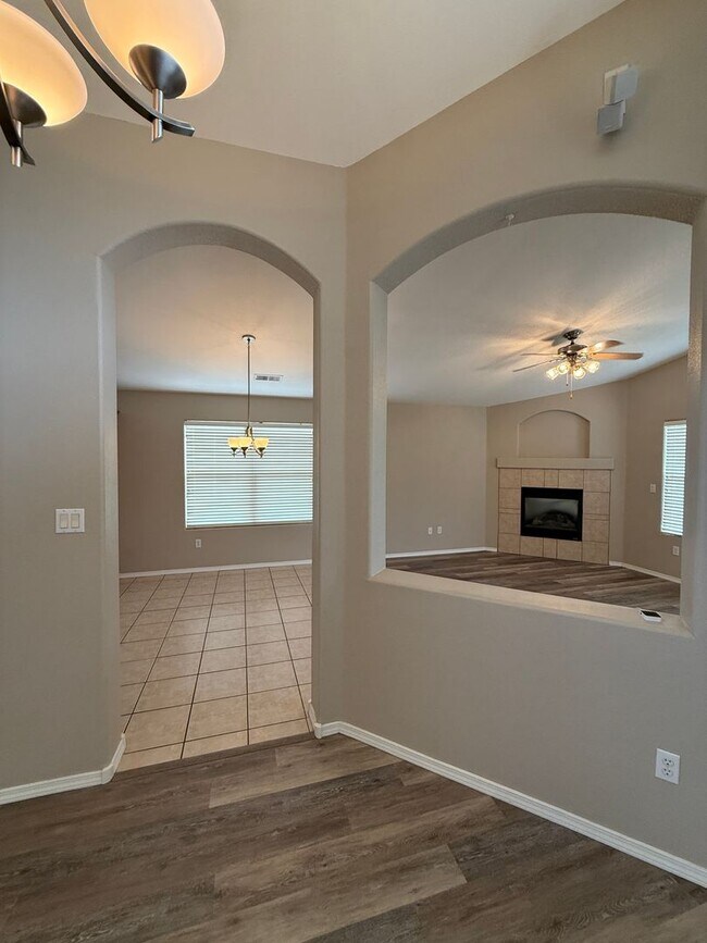 Building Photo - 2526 Tuscan Hills Ln