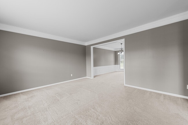 Building Photo - 47643 Ashford Dr S