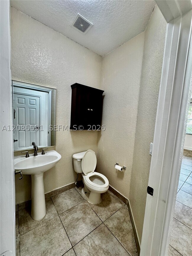 Building Photo - 9763 Darlington Pl
