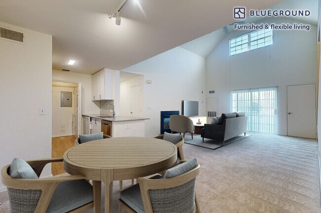 Building Photo - 313 Avalon Cir