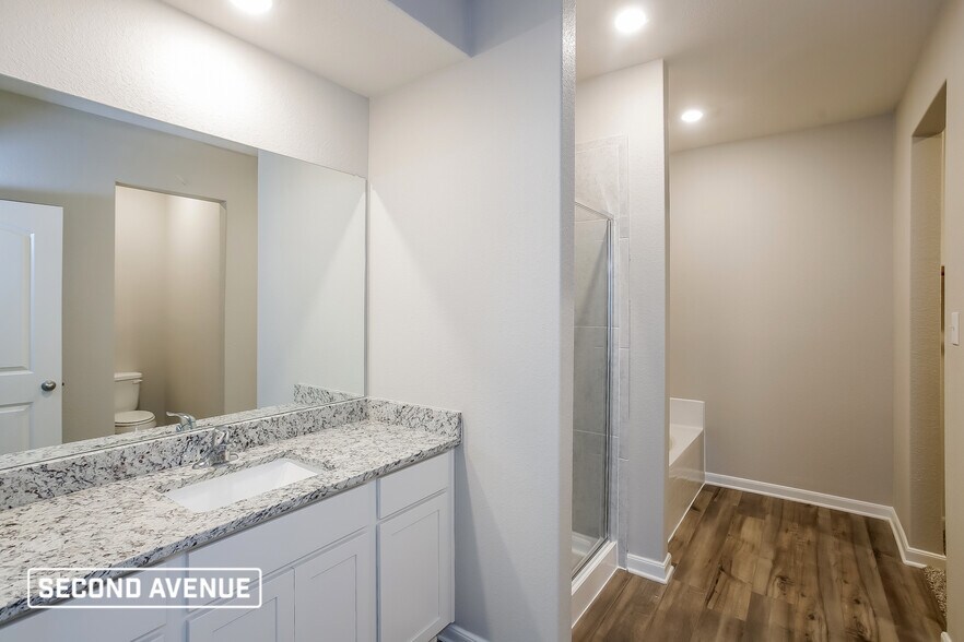 Building Photo - 2017 Jeanine Dr